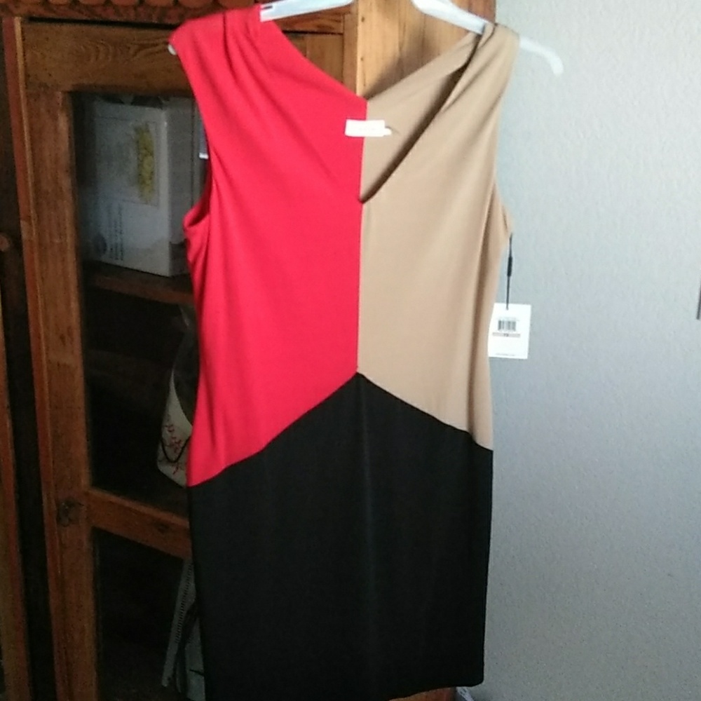 Dress - Picture 2 of 2